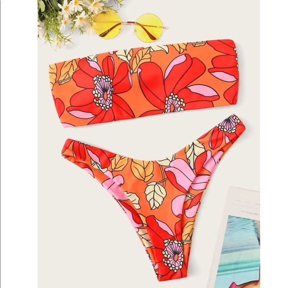 ROMWE Other - Floral Bandeau Bikini Set
